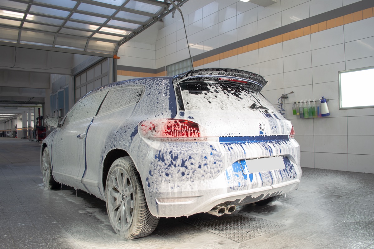 Během mytí - levý bok